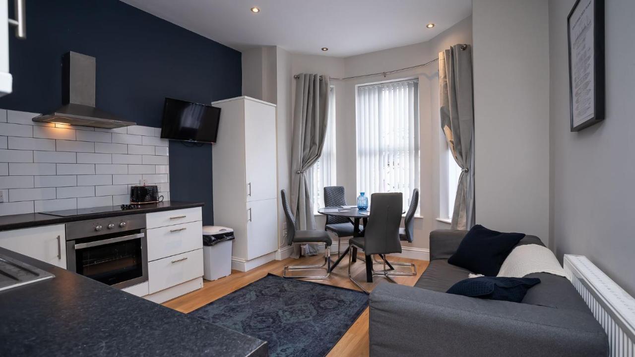 2 Bdr & 1 Bdr Apartments At Queens Uni By Belfast City Breaks מראה חיצוני תמונה