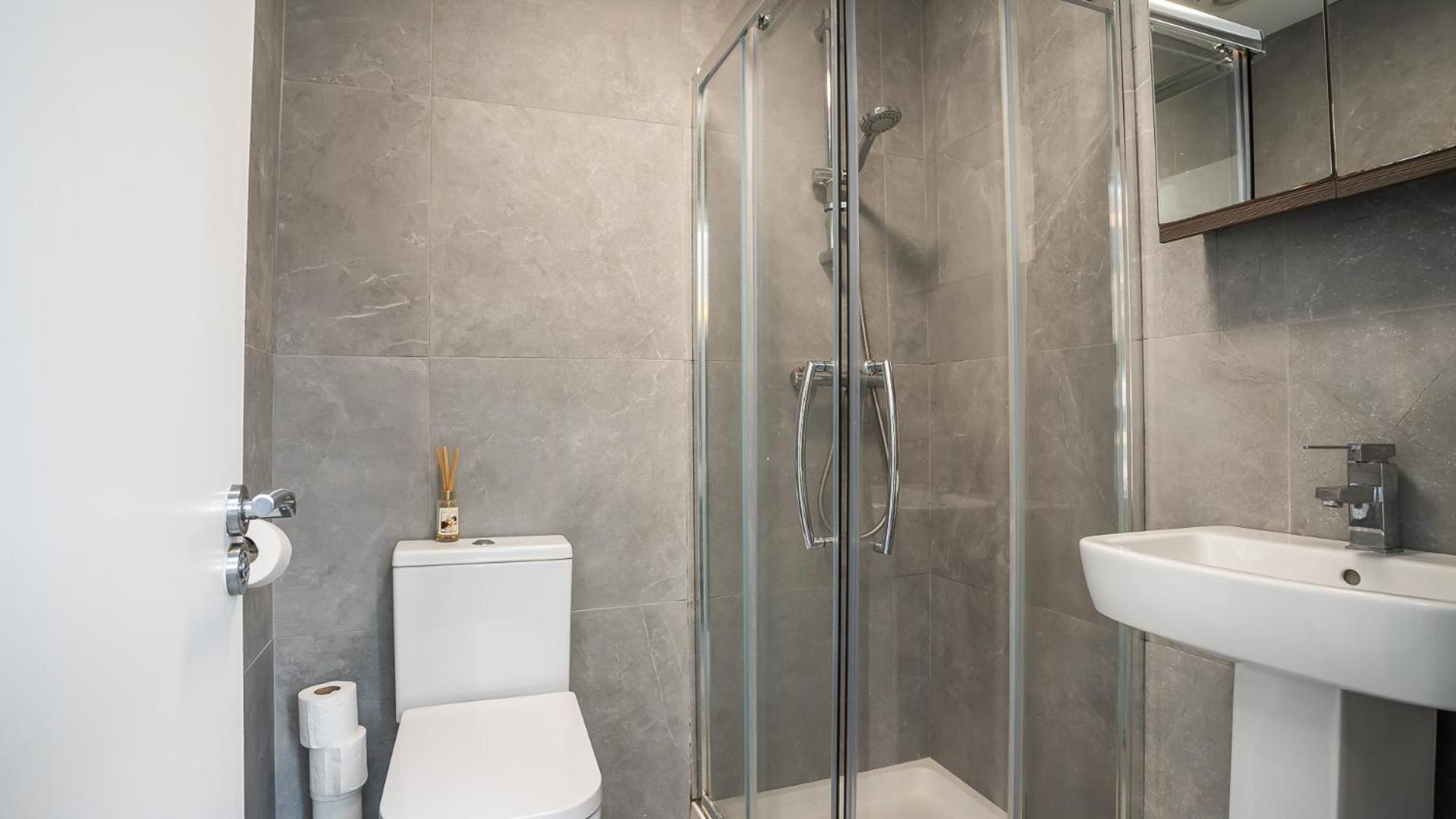 2 Bdr & 1 Bdr Apartments At Queens Uni By Belfast City Breaks מראה חיצוני תמונה