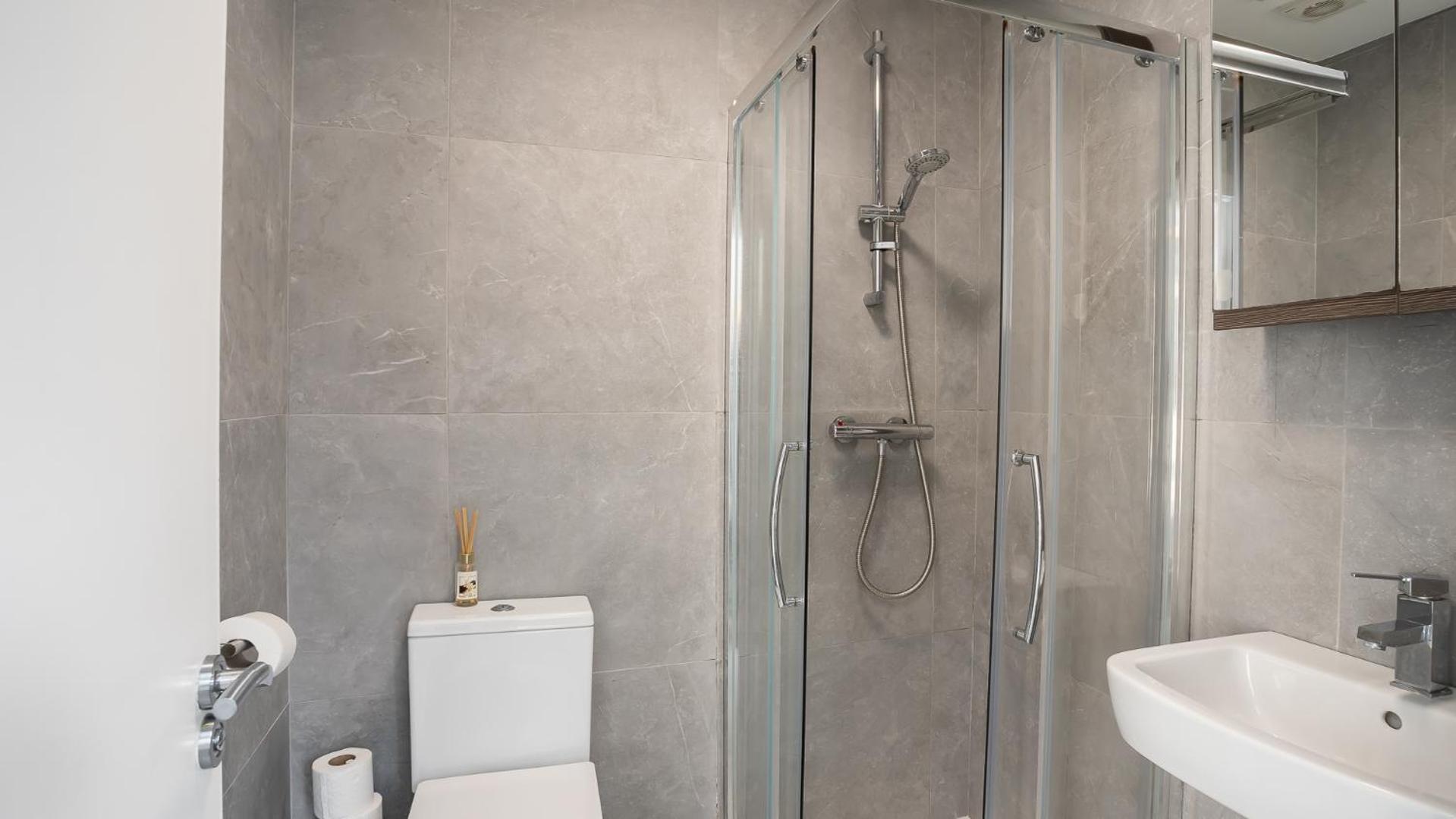 2 Bdr & 1 Bdr Apartments At Queens Uni By Belfast City Breaks מראה חיצוני תמונה