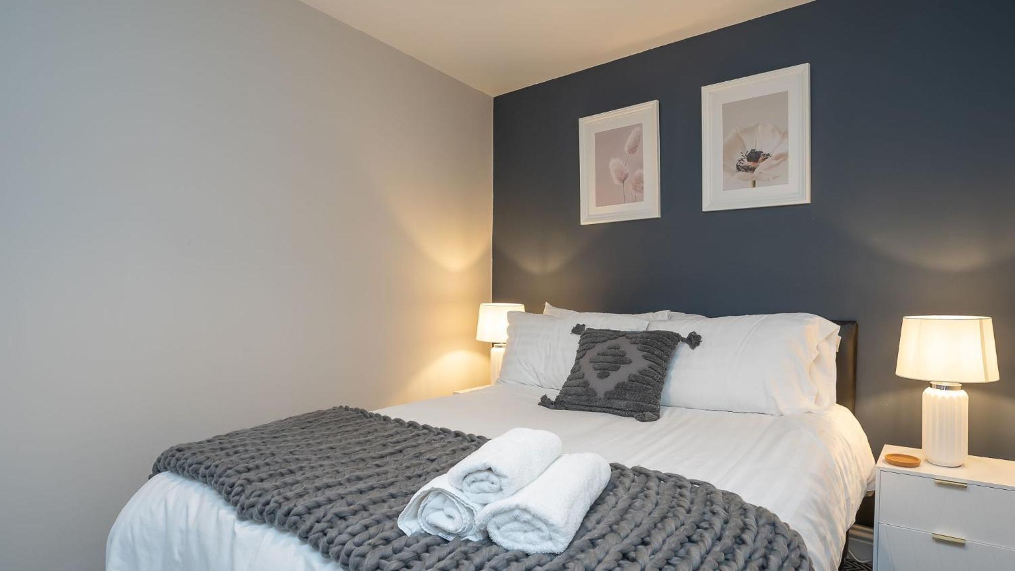 2 Bdr & 1 Bdr Apartments At Queens Uni By Belfast City Breaks חדר תמונה