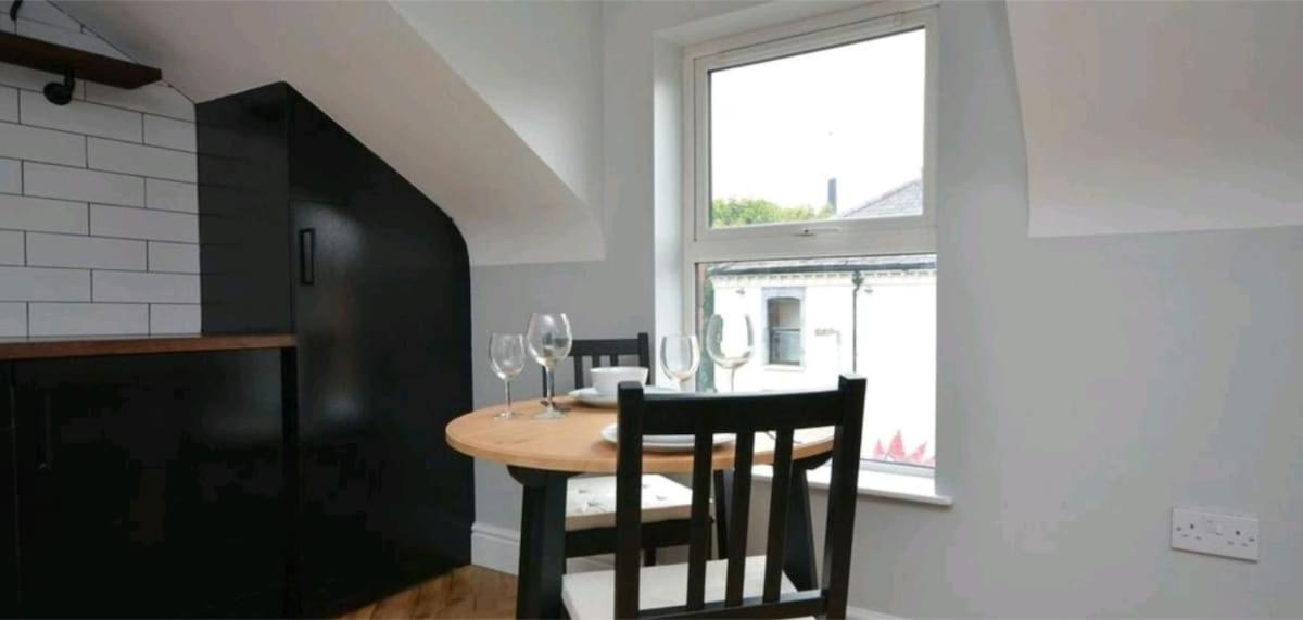 2 Bdr & 1 Bdr Apartments At Queens Uni By Belfast City Breaks מראה חיצוני תמונה