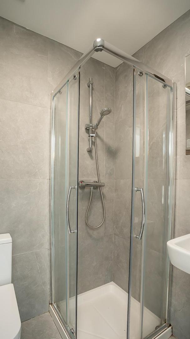 2 Bdr & 1 Bdr Apartments At Queens Uni By Belfast City Breaks חדר תמונה