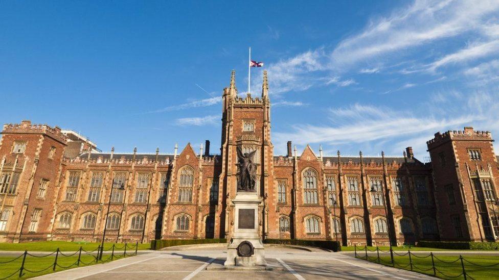 2 Bdr & 1 Bdr Apartments At Queens Uni By Belfast City Breaks מראה חיצוני תמונה
