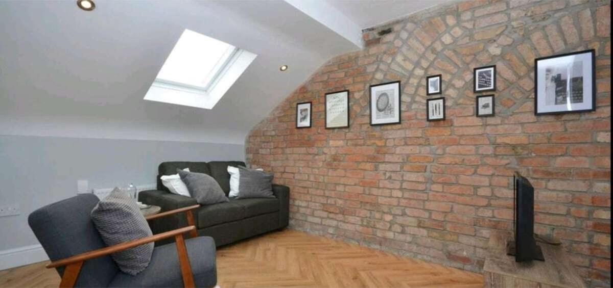 2 Bdr & 1 Bdr Apartments At Queens Uni By Belfast City Breaks מראה חיצוני תמונה